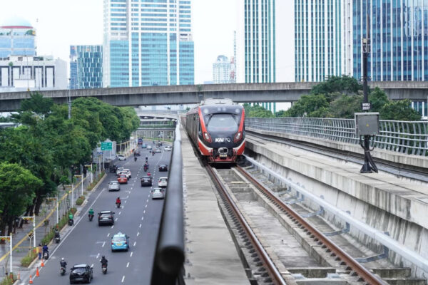 KAI Terapkan Tarif Akhir Pekan LRT Jabodebek selama Nataru 2025/2026