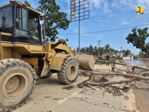 Kementerian PU Bantu Masyarakat Aceh Tamiang dengan Mengirimkan Sarana Air Bersih dan 2 Tim Tanggap Darurat