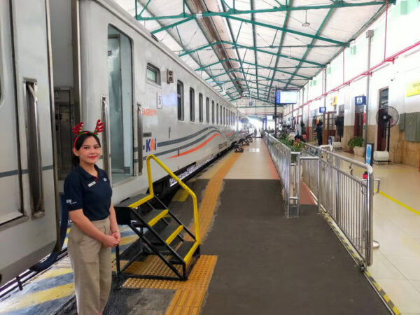 Arus Libur Nataru Memuncak, Stasiun Madiun Jadi Episentrum Kepadatan Penumpang KA