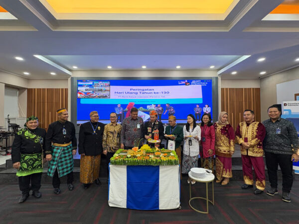 BRI Region 6/Jakarta 1 Rayakan HUT ke-130 dengan Tumpengan dan Penghargaan
