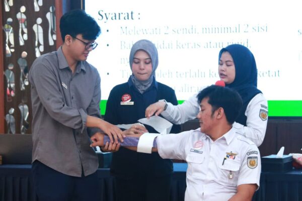 Tingkatkan Keselamatan Perjalanan Selama Angkutan Nataru 2025/2026, KAI Daop 7 Madiun Siagakan Pos Kesehatan 24 Jam di Berbagai Stasiun