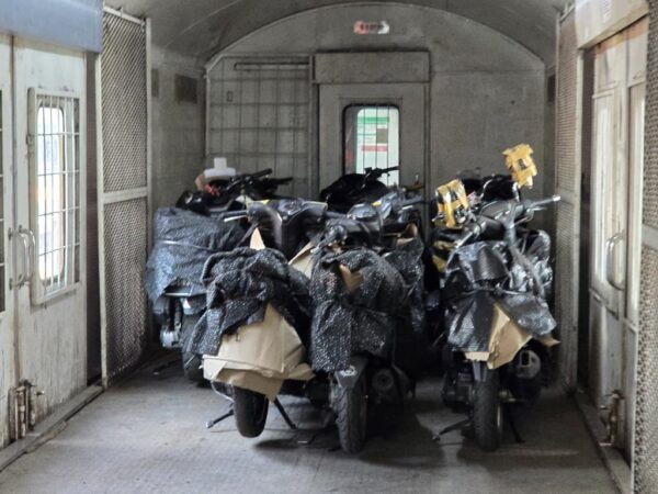 KAI Daop 1 Dukung Program Angkutan Motor Gratis DJKA Kemenhub, Angkut 4.144 Unit Sepeda Motor Selama Nataru 2025/2026