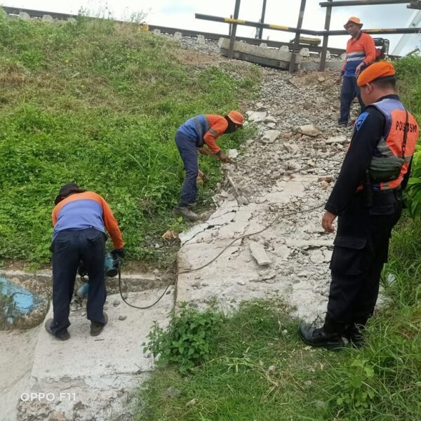 Tingkatkan Keselamatan Perka, KAI Daop 7 Madiun Tutup Perlintasan Liar