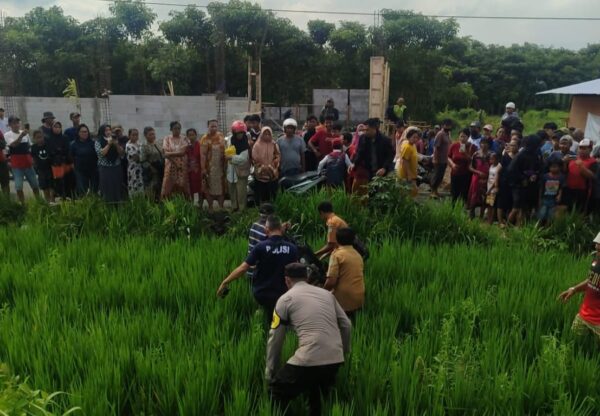 KAI Daop 7 Madiun Menyayangkan Insiden Pengendara Sepeda Motor Tertemper KA Brantas di Perlintasan Sebidang Tidak Terjaga