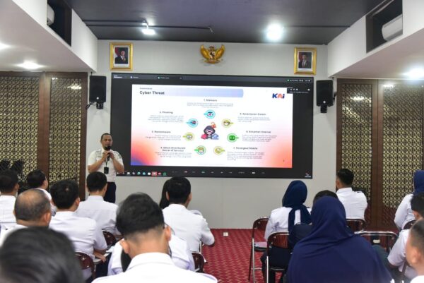 Tingkatkan Pemahaman Pentingnya Data Pribadi, KAI Services Gelar Sosialisasi Pelindungan Data Pribadi  untuk Seluruh Pekerja