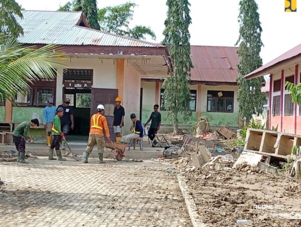 Program Padat Karya Kementerian PU Hadirkan Harapan dan Penghidupan bagi Lebih dari 44 Ribu Warga Terdampak Bencana Sumatera