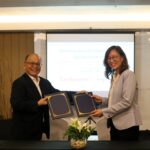 Chairman of the JASPO Board of Directors, Datuk Darrel Webber (left), and Malaysia Country Representative of the Earthworm Foundation, Kiah Hui Ooi (right), exchange the signed MoU