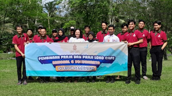 Tingkatkan Pelayanan Kepada Pelanggan, Loko Café Gelar Pembinaan Praja Praji di Kaliurang