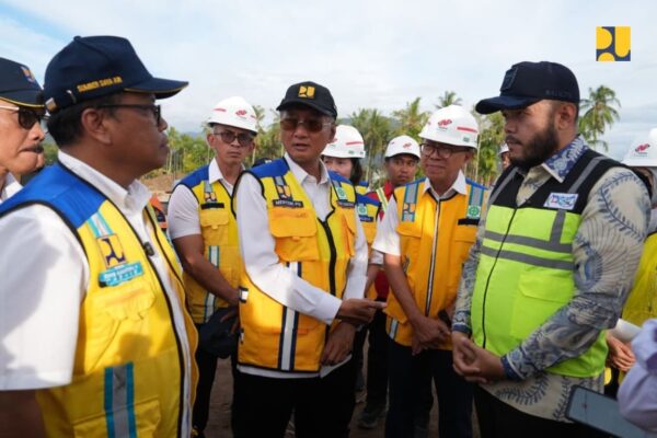 Tinjau Normalisasi Sungai Air Dingin Padang, Menteri PU Instruksikan Percepatan Penanganan dan Keterlibatan Masyarakat Melalui Program Padat Karya