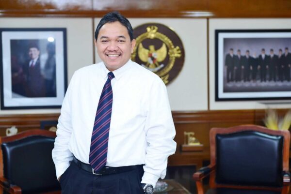 Profil Achsanul Qosasi: Rekam Jejak dan Peran di Dunia Pemerintahan