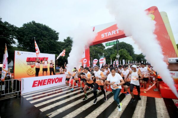 Dari Perayaan ke Aksi Nyata, 3.000 Enervon Family Immunity Kit  Disalurkan ke Tujuh Daerah di Indonesia