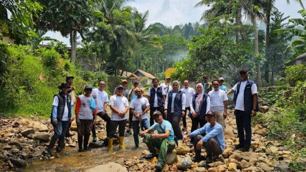 KTI dan PJT II Bersinergi Lestarikan Lingkungan Lewat Aksi Bersih Sungai Cikoneng di Padarincang