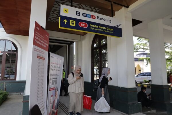 Stasiun Bandung Tingkatkan Pelayanan, Akses Penumpang KA Feeder Whoosh Dipusatkan ke Sisi Utara Stasiun