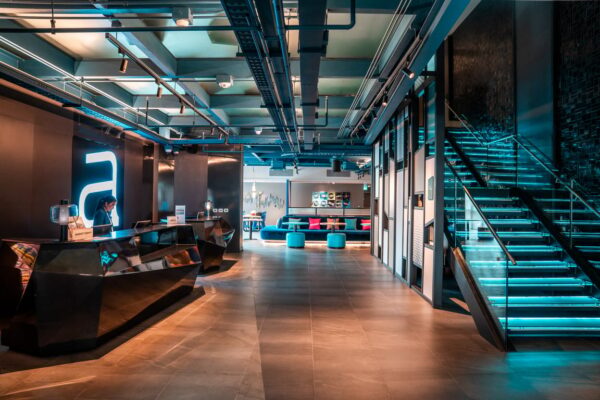 Extend your stay and unlock up to 15% savings, plus extra dining benefits and more.