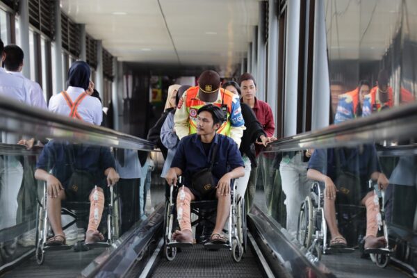 Kami Hadir Sepenuh Hati Melayani di Hari Yang Fitri, KAI Daop 2 Bandung Ucapkan Selamat Hari Raya Idul Fitri 1447 H