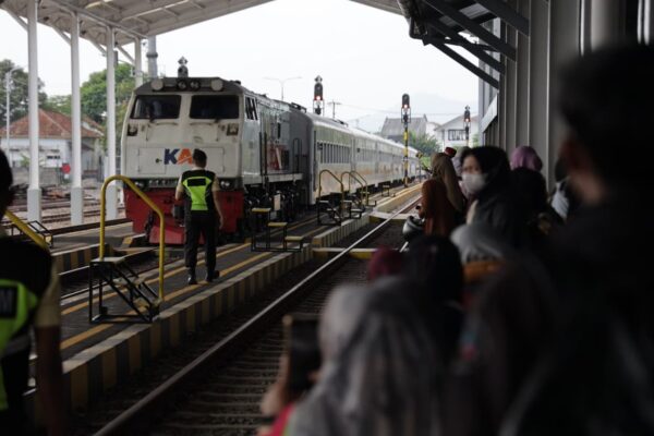 7 Stasiun Tersibuk di Daop 2 Bandung Selama Angkutan Lebaran 2026, Bandung dan Kiaracondong Dominasi Pergerakan Penumpang