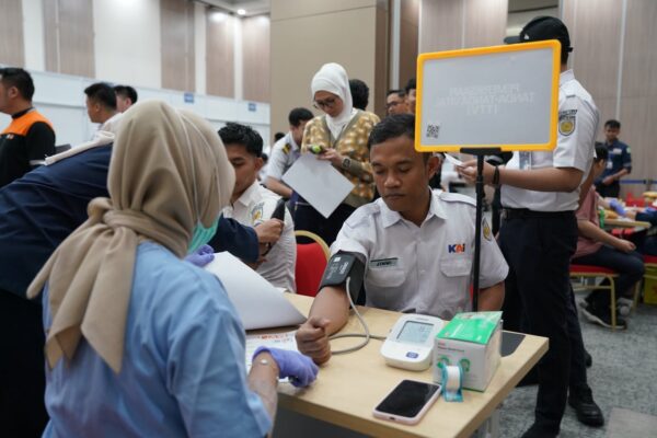 Jaga Keselamatan Perjalanan, Seluruh Pekerja LRT Jabodebek Jalani Medical Check-Up